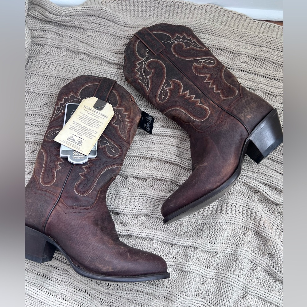Dan Post women’s NWT  Western Cowboy Boots size 8 brand new tags attached